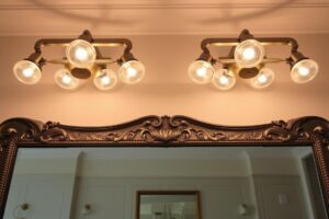bathroom lighting fixtures over mirror