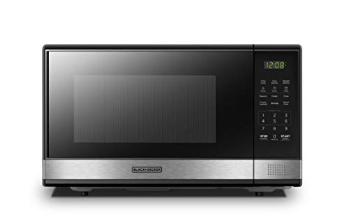 Featured image for 5 Countertop Microwaves That Will Simplify Your Meals